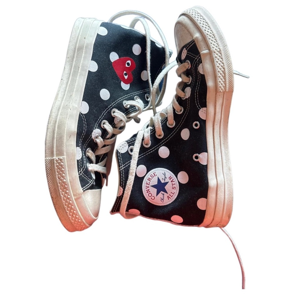 Comme des Garcons PLAY x Converse 
Size 8 US